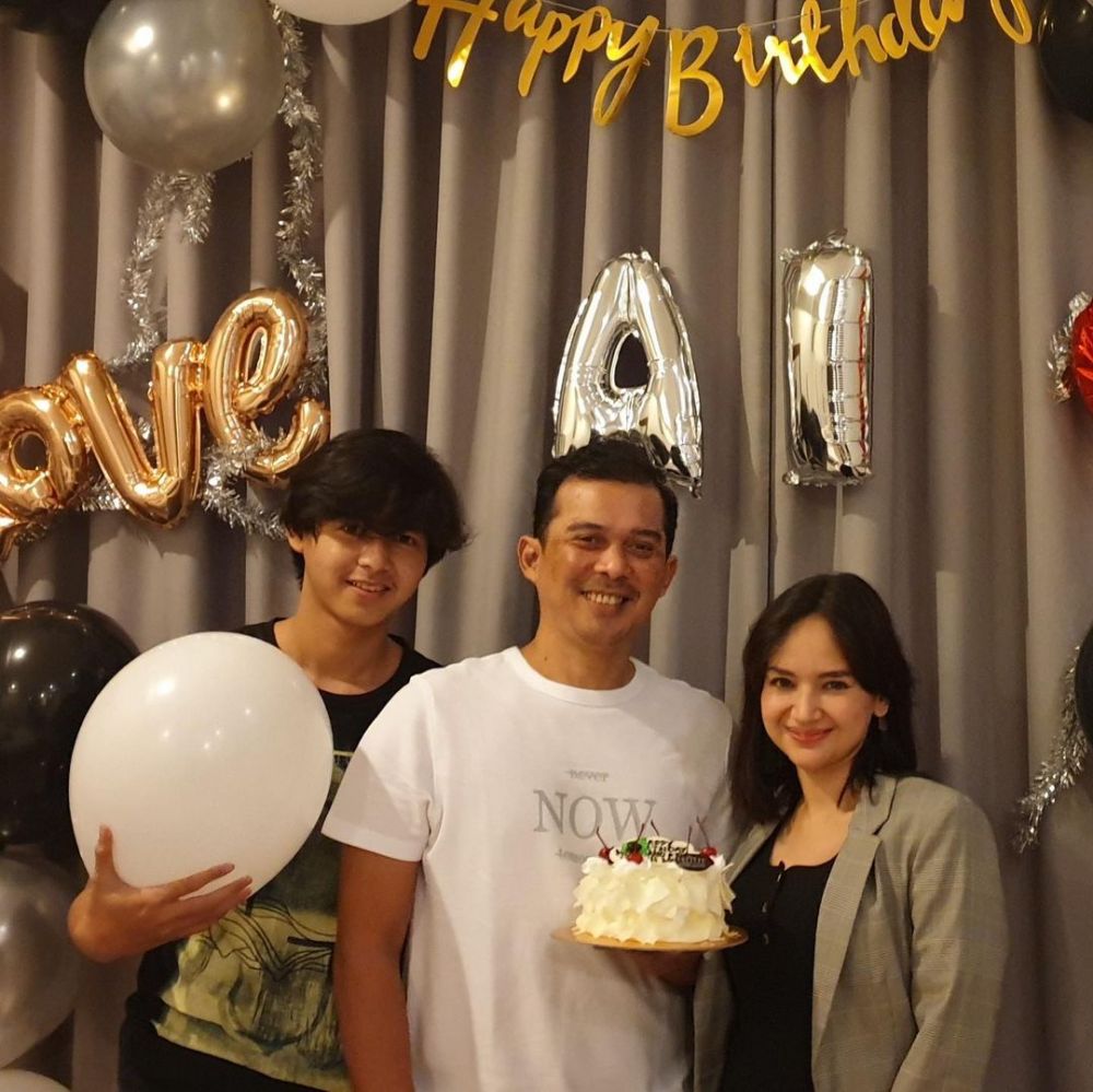 11 Momen Angelica Simperler dan keluarga, akrab sama anak sambung