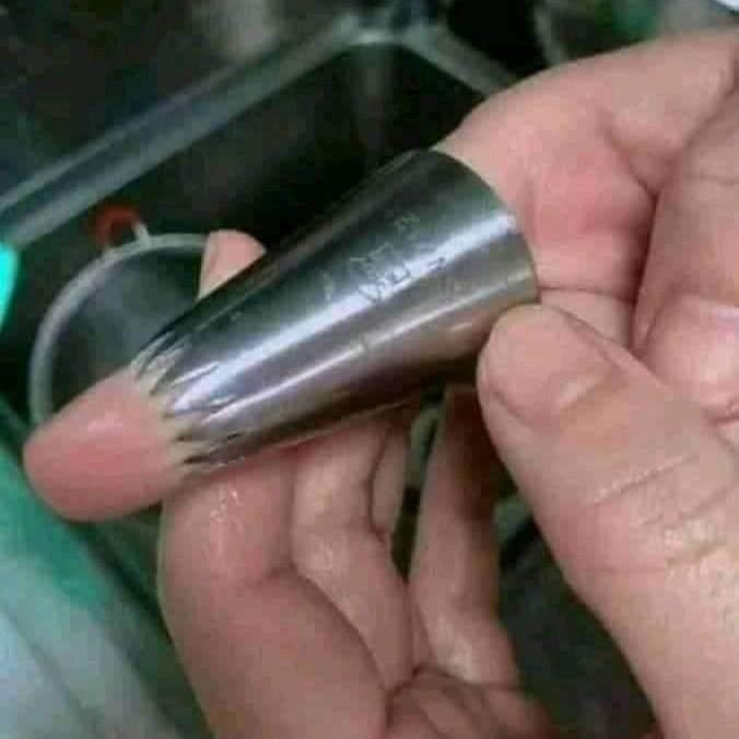 11 Potret lucu orang harus susah payah, alasannya nyeleneh