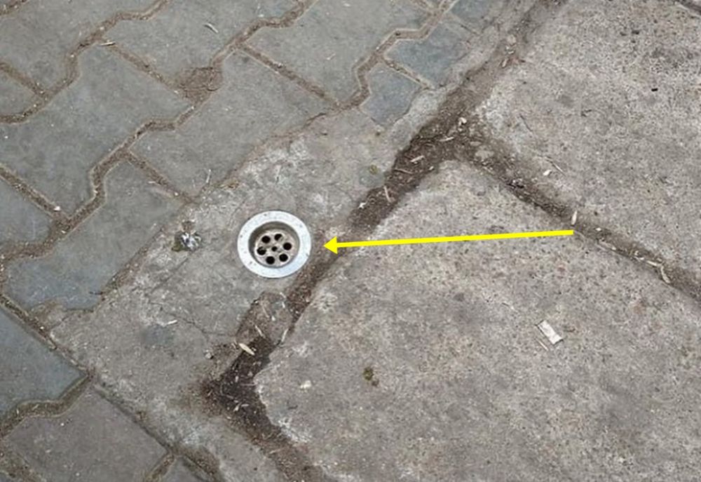 13 Barang disimpan di tempat yang nggak seharusnya, bikin tepuk jidat