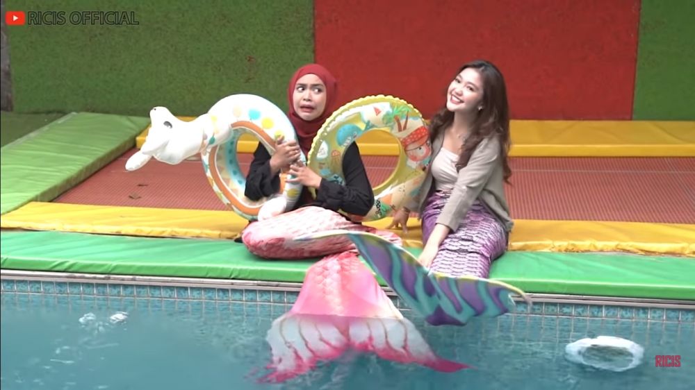 Bikin konten bareng, ini 9 momen kompak Ria Ricis & Chandrika Chika