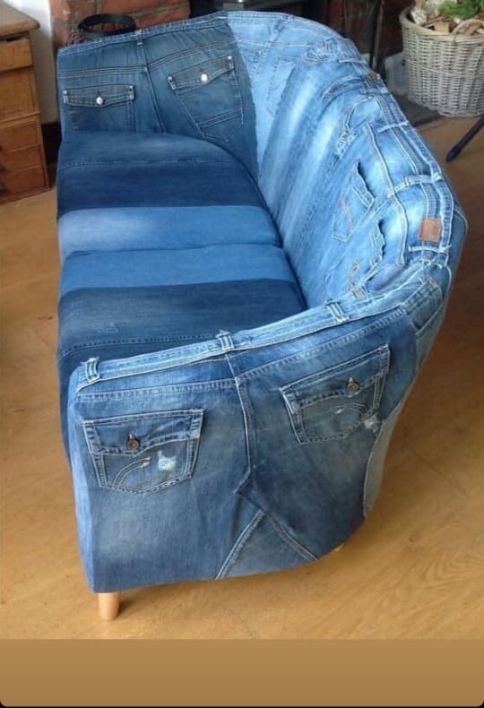 21 Desain nyeleneh sofa rumah, bentuknya bikin mata susah kedip