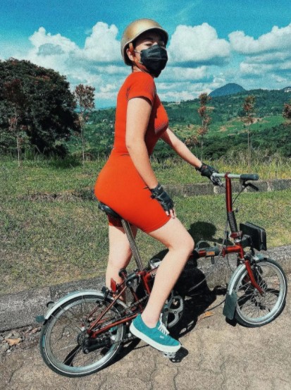 9 Momen Amanda Manopo saat olahraga, sepeda hingga panjat tebing