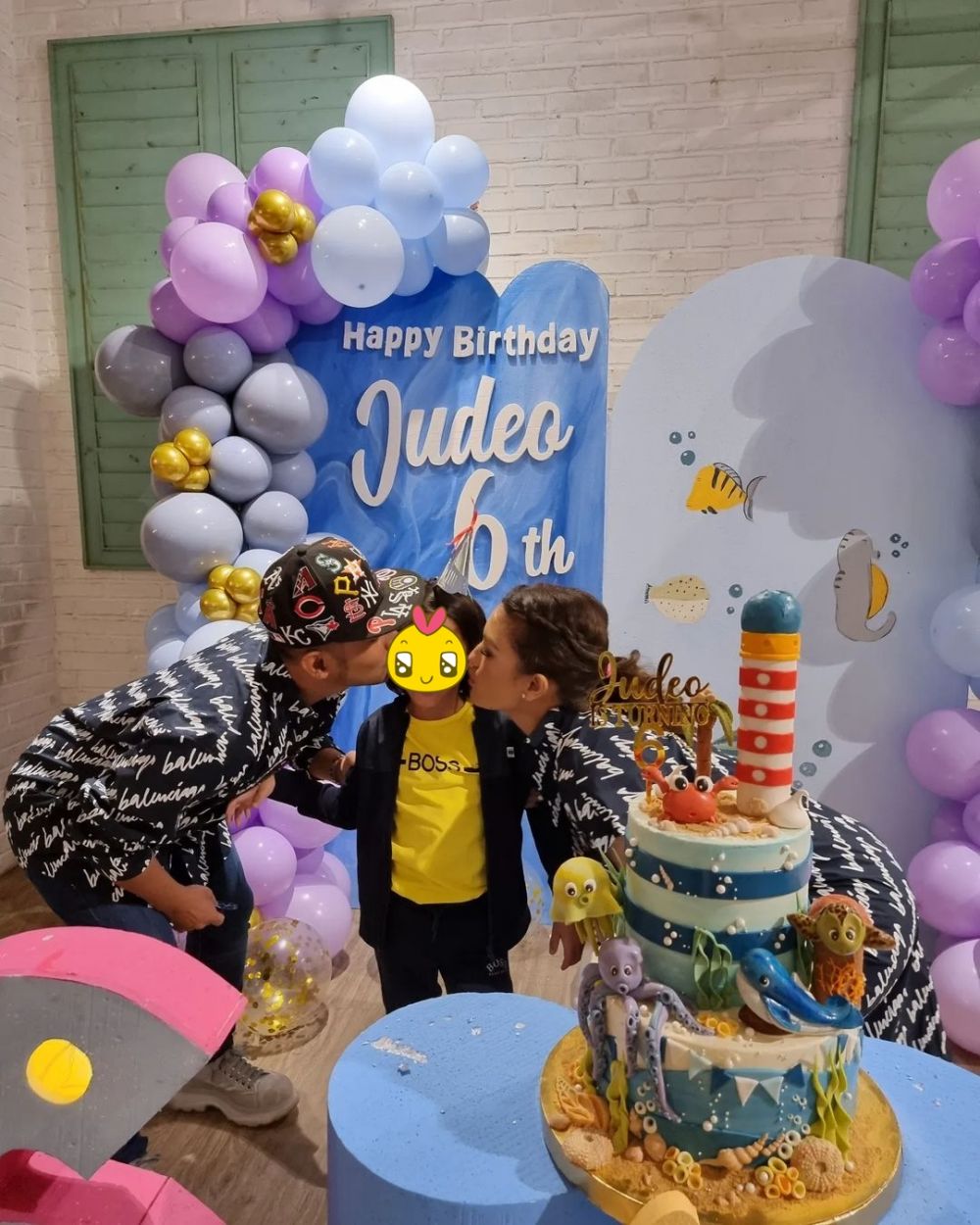 Potret kue ulang tahun 9 anak penyanyi ini unik, nggak tega makan