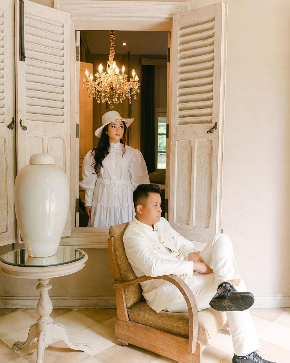 8 Potret prewedding Syifa adik Ayu Ting Ting, bergaya ala noni Belanda