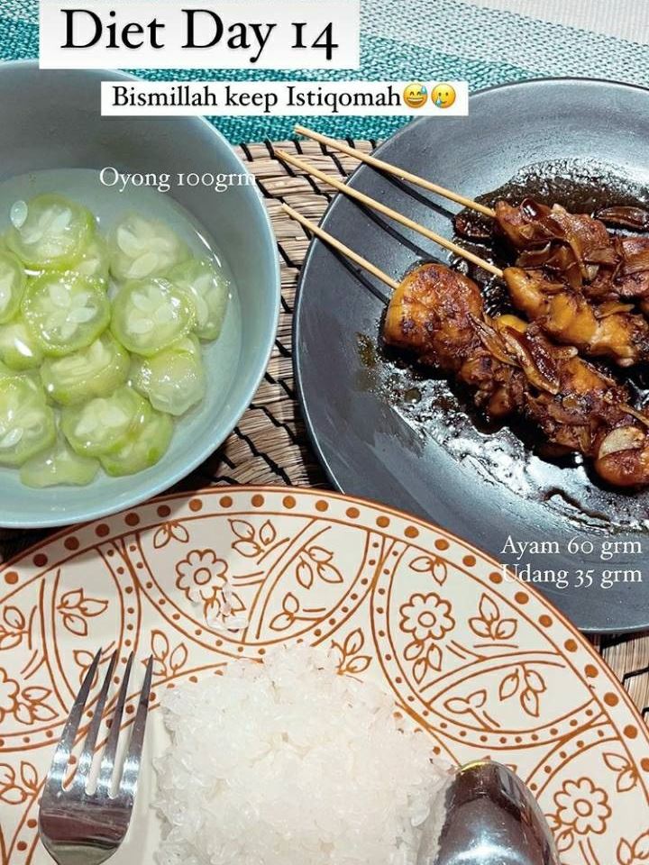 Inspirasi menu diet berbahan ayam ala 13 seleb, menggugah selera