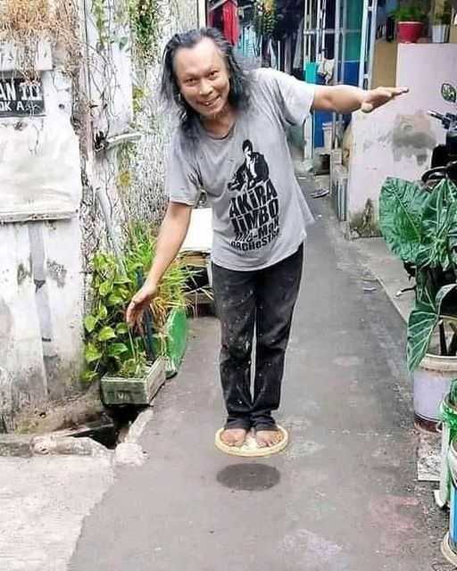 Tampak melayang, 15 potret ilusi optik di tempat umum ini bikin mikir