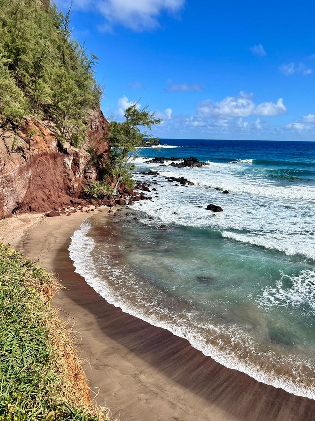 Tampak melayang, 15 potret ilusi optik di tempat umum ini bikin mikir