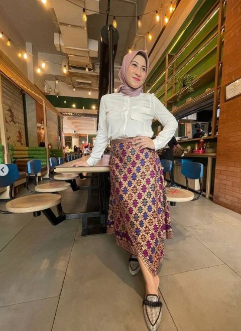 Tampil berhijab, ini 11 potret terbaru Nia Akademi Fantasi Indosiar