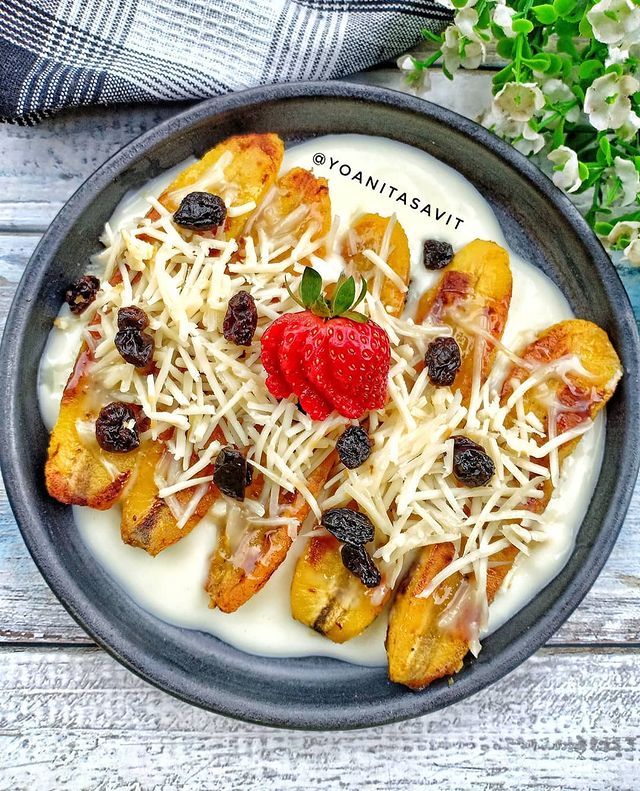 Resep pisang panggang saus custard, camilan nikmat ala kafe