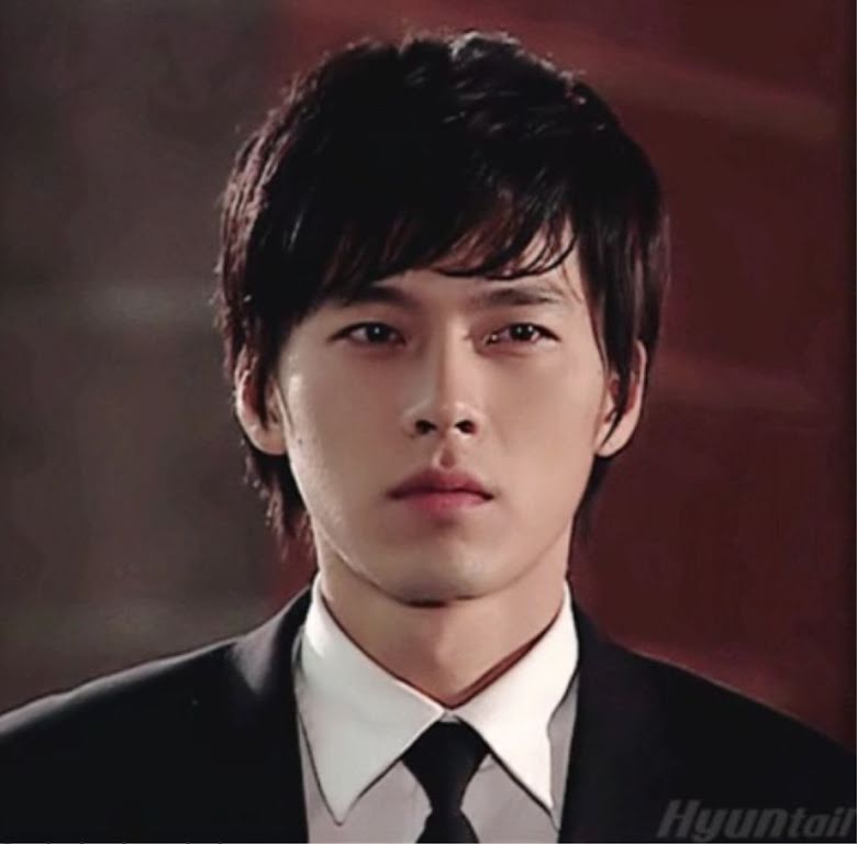 11 Potret transformasi Hyun Bin, masa kecil disebut mirip Son Ye-jin
