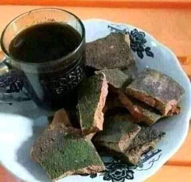 13 Momen lucu orang lagi ngopi, ada-ada aja tingkahnya