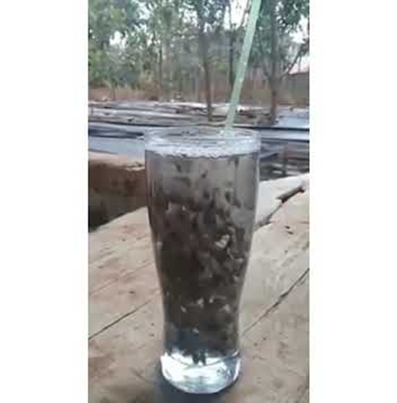 13 Momen lucu orang menikmati minuman ini penampakannya menipu