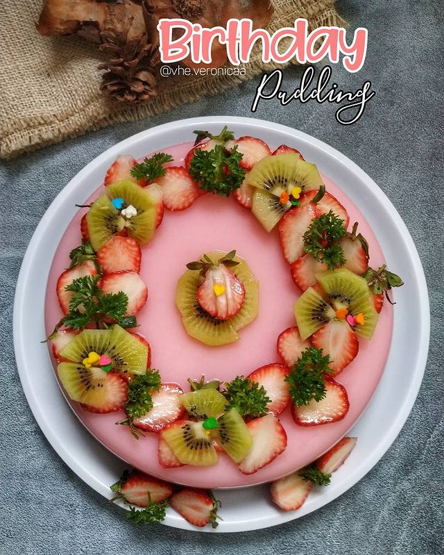 Cara membuat puding buah berlapis, cocok jadi pengganti kue ultah