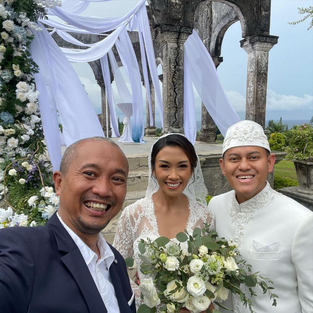 Lepas status janda, ini 11 momen pernikahan Melanie Putria di Bali
