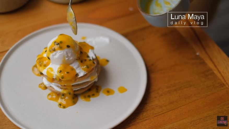 Kreasi pancake buah ala 9 seleb, manis dan sehat