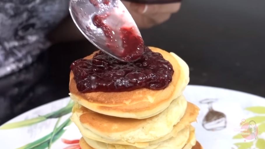 Kreasi pancake buah ala 9 seleb, manis dan sehat