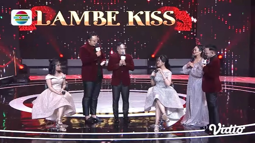 Aksi Mayang menyanyi di acara Kiss Awards 2022, suaranya tuai pujian