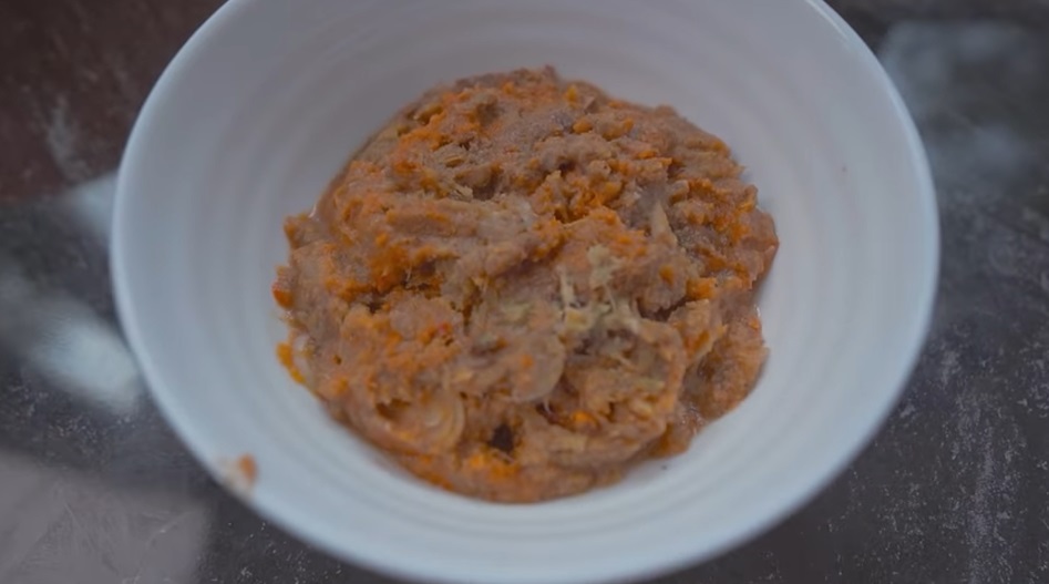 11 Langkah praktis Dewi Zuhriati ibu Fuji masak rendang khas Minang