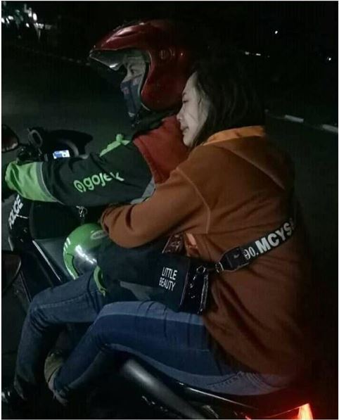 11 Momen lucu driver ojek online dapat penumpang galau, bikin baper