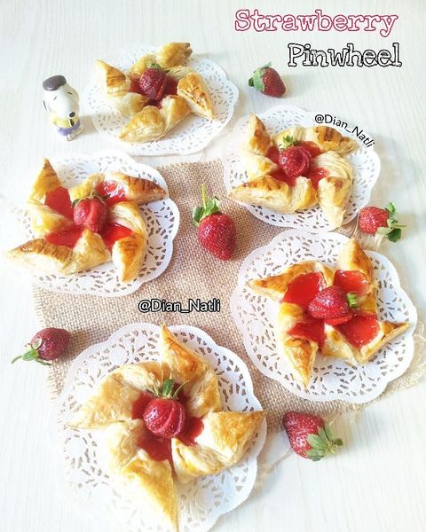 15 Resep olahan strawberry jadi aneka kue, legit dan lembut