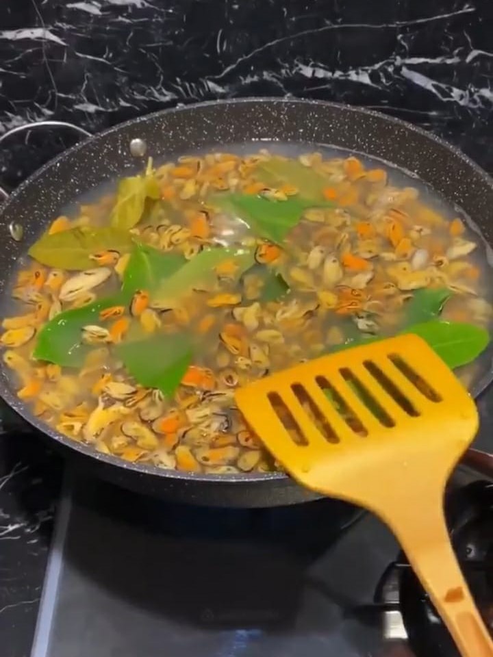 10 Trik Awkarin bikin tumis kerang, antiamis dan nggak pelit bumbu