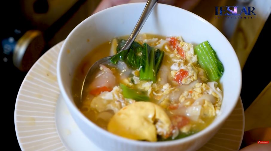 11 Langkah Lesty Kejora bikin seblak Sunda, bumbunya sederhana