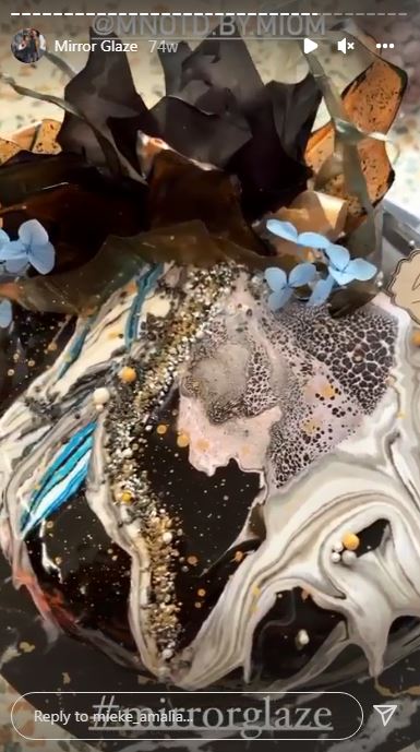 9 Kreasi mirror glaze cake buatan Mieke Amalia, detailnya ciamik