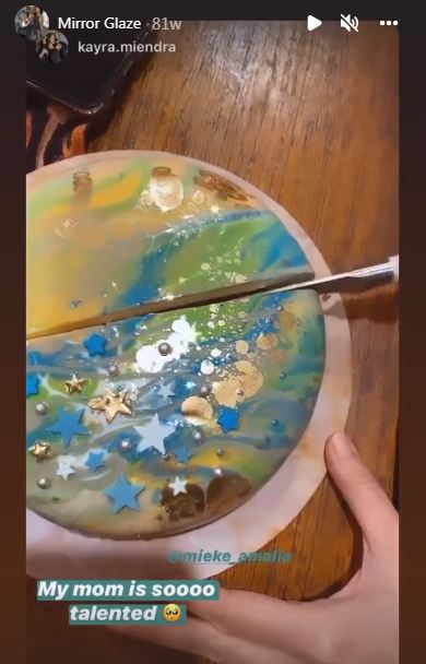 9 Kreasi mirror glaze cake buatan Mieke Amalia, detailnya ciamik