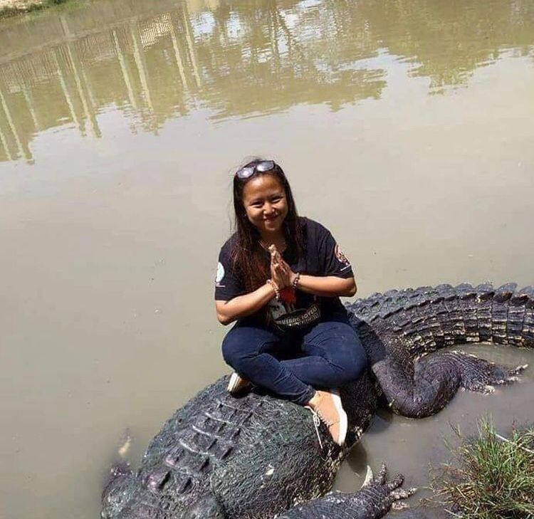 13 Momen lucu niatnya foto estetik, hasilnya bikin tepuk jidat