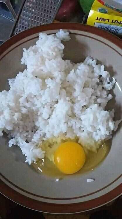 13 Potret lucu makanan mentah ini bikin nggak selera