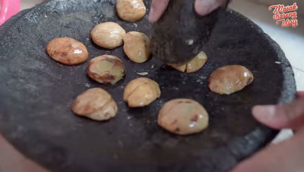 9 Trik Ussy Sulistiawaty masak sambal jengkol, empuk dan antibau