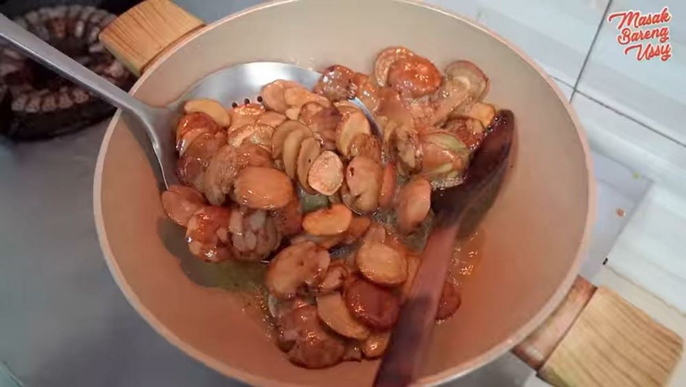 9 Trik Ussy Sulistiawaty masak sambal jengkol, empuk dan antibau