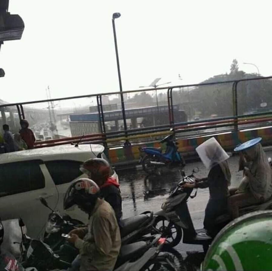 13 Momen lucu orang niatnya solutif ini malah bikin heran