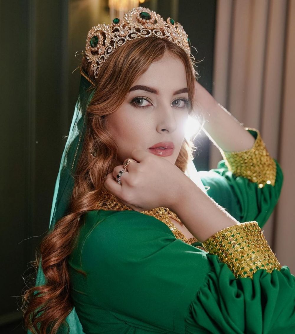 7 Pesona Tasya Farasya tiru penampilan Hurrem di serial King Suleiman