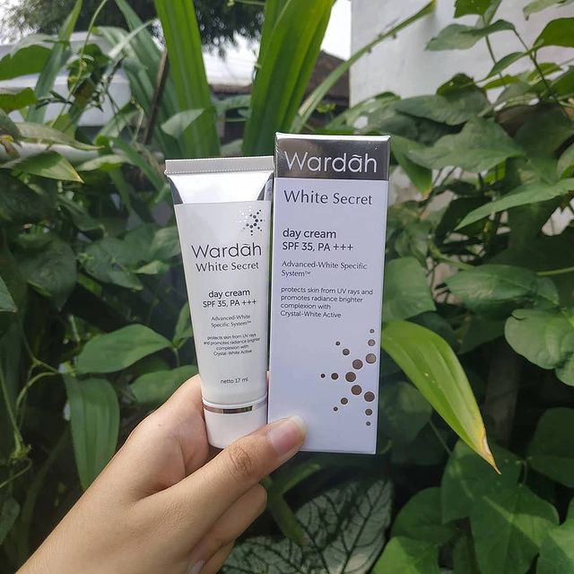 Produk Wardah memutihkan wajah Berbagai sumber