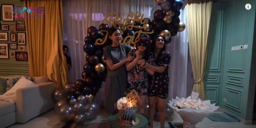 10 Kue ultah Raffi Ahmad dan Nagita Slavina dari tahun ke tahun, unik