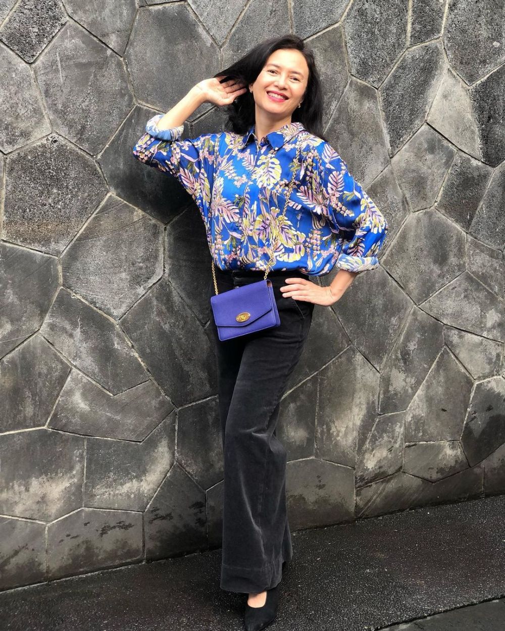 Pesona 9 ibu seleb usia 50-an, stylish dan awet muda