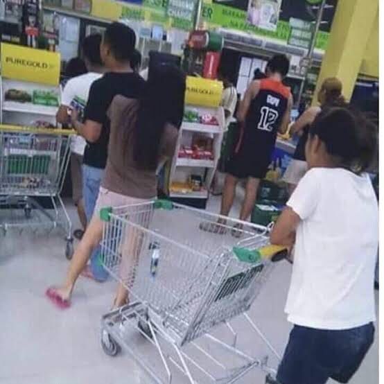 13 Tingkah lucu jadi ribet sendiri ini bikin tepuk jidat