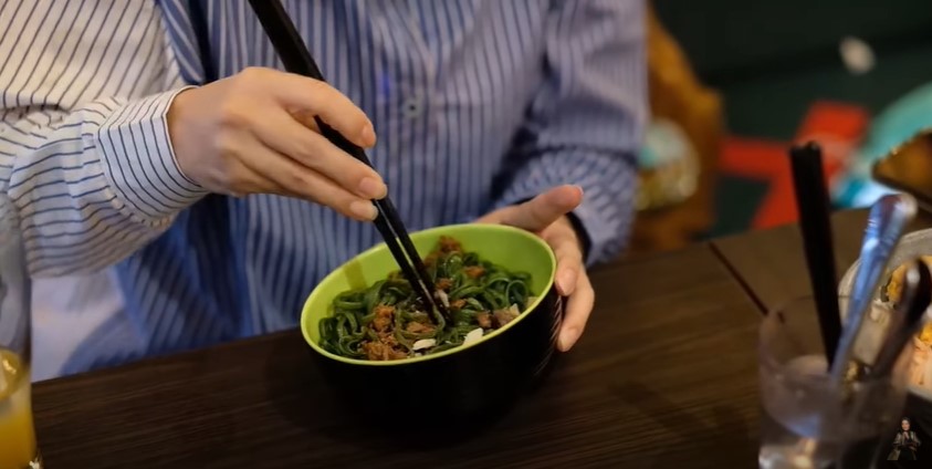Inspirasi menu diet dari mi dan bihun ala 8 seleb, praktis dan simpel