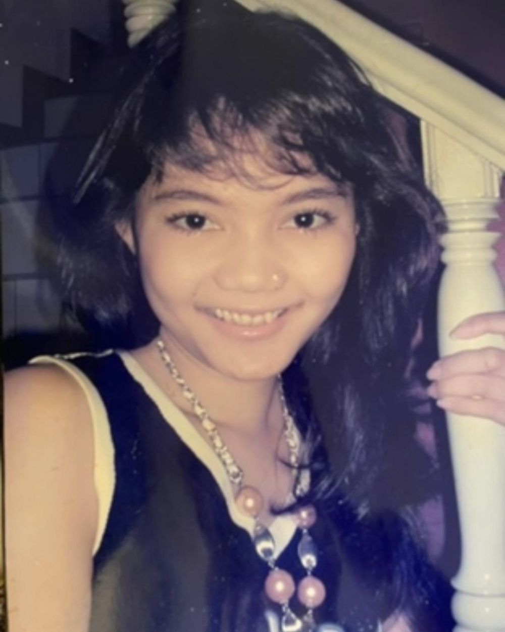 Unggah potret lawas zaman sekolah, penampilan Rina Nose dipuji