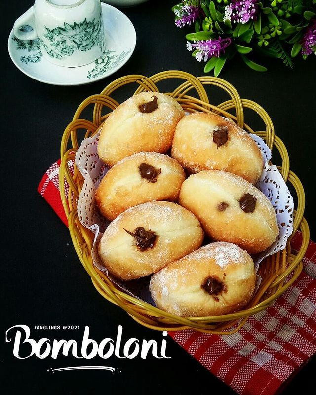 17 Resep bomboloni donat kekinian, empuk, enak, dan sederhana