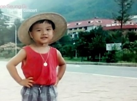 9 Potret masa kecil Lee Seung-gi, imut dengan gigi ompongnya