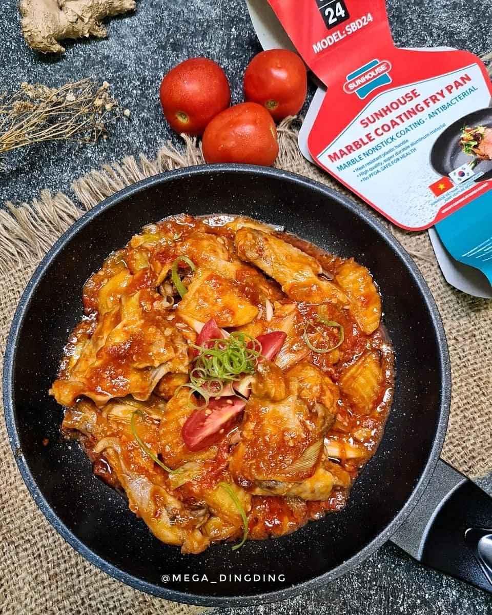 Resep ayam masak tomat, cocok jadi lauk nasi putih hangat