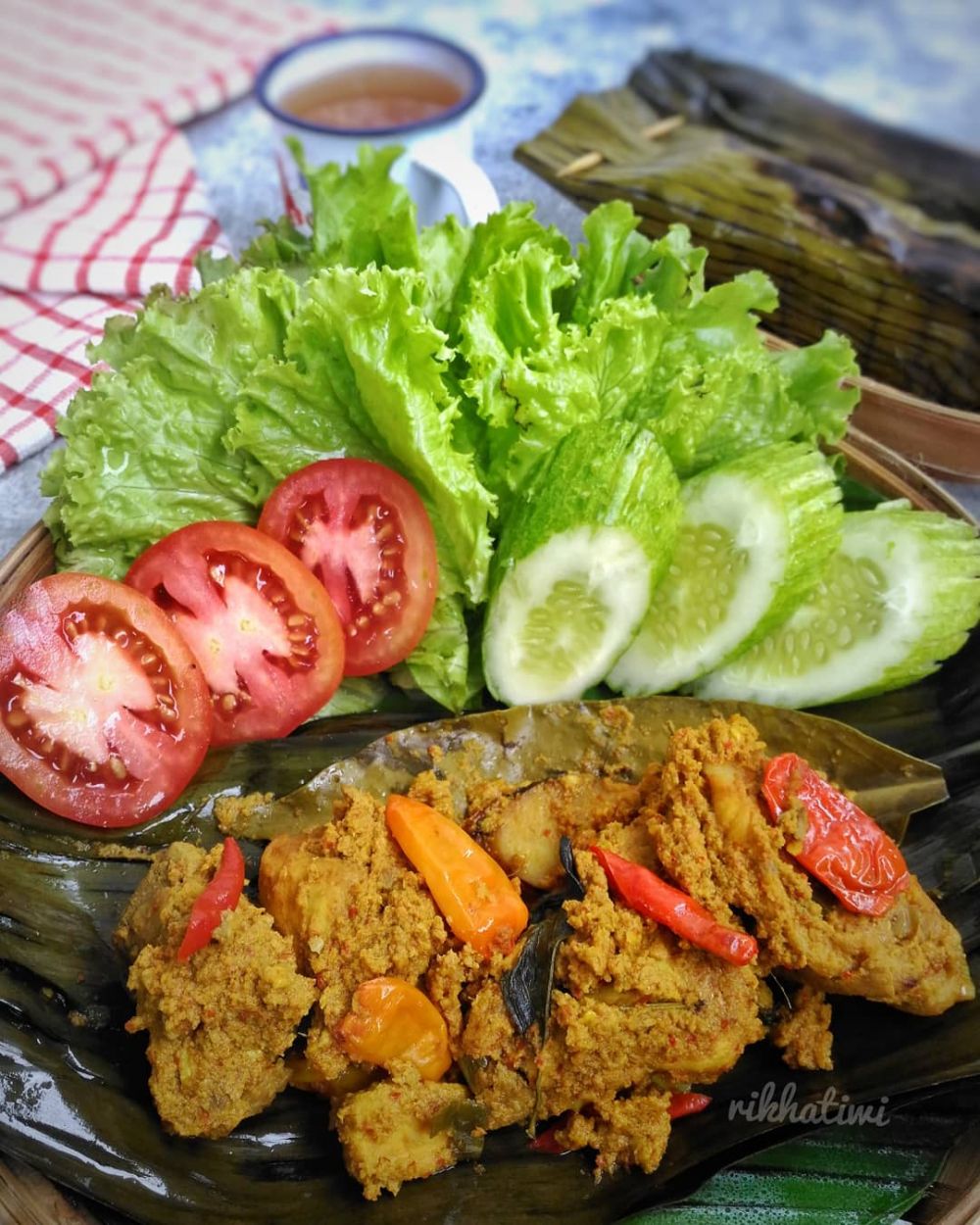 Resep pepes ayam paling enak, menu praktis buat makan siang