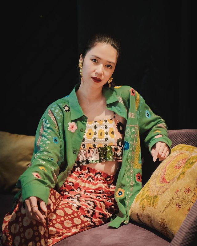 11 Pesona Laura Basuki di Berlinale, busananya disebut mirip Kim Da-mi