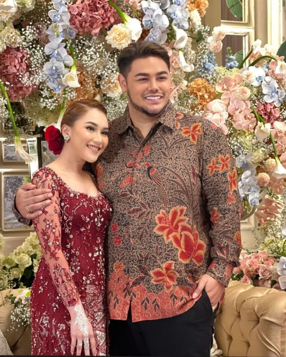 9 Pesona Ayu Ting Ting di akad nikah adik, serasi dengan Ivan Gunawan