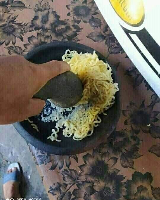 17 Potret lucu lagi masak, ada-ada aja momen absurdnya