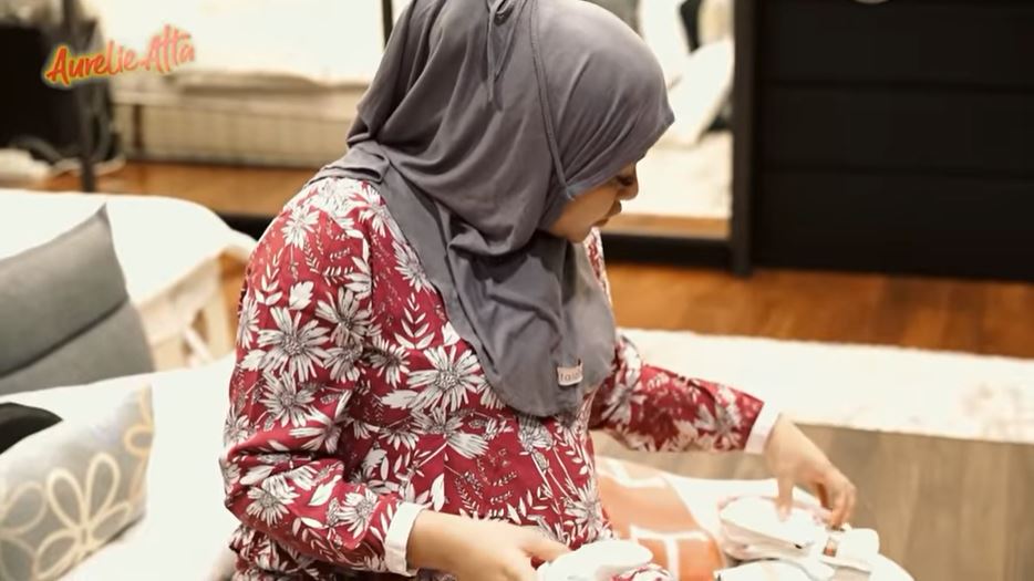 Intip 9 perlengkapan bayi yang dibawa Aurel Hermansyah jelang lahiran