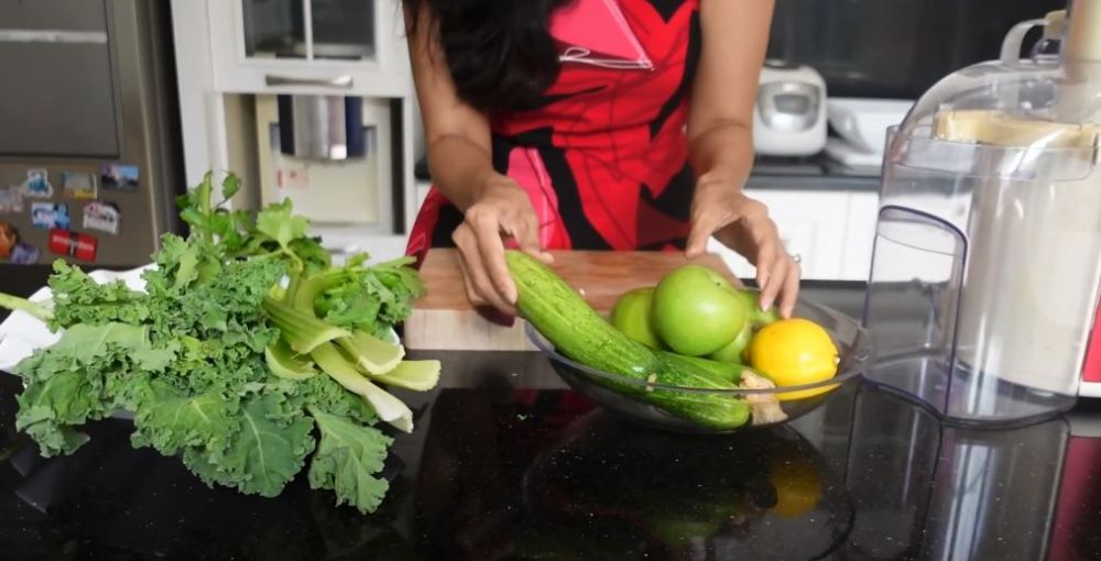 7 Langkah Diah Permatasari bikin jus sayur, rahasia sehat & awet muda