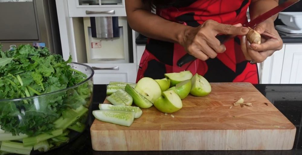 7 Langkah Diah Permatasari bikin jus sayur, rahasia sehat & awet muda